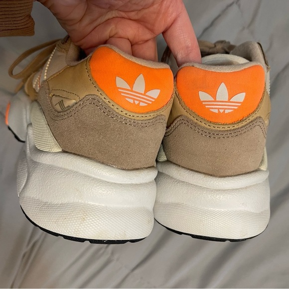Adidas Retropy F90 Women's Sneakers in Tan and Orange Size 8 - Picture 5 of 7